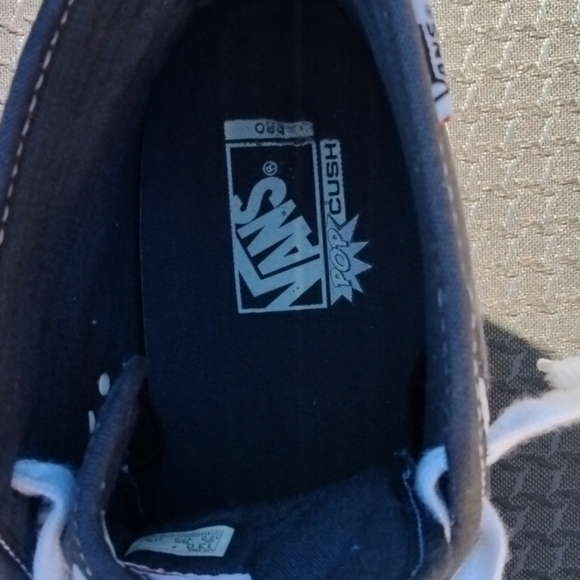Vans - Picture 3 of 4